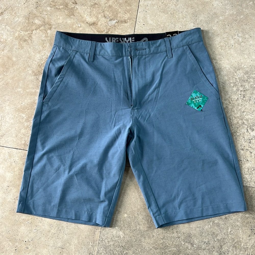 NWT Men’s Surfstyle Shorts Waist 32” Length 21” Blue Color Quick Dry